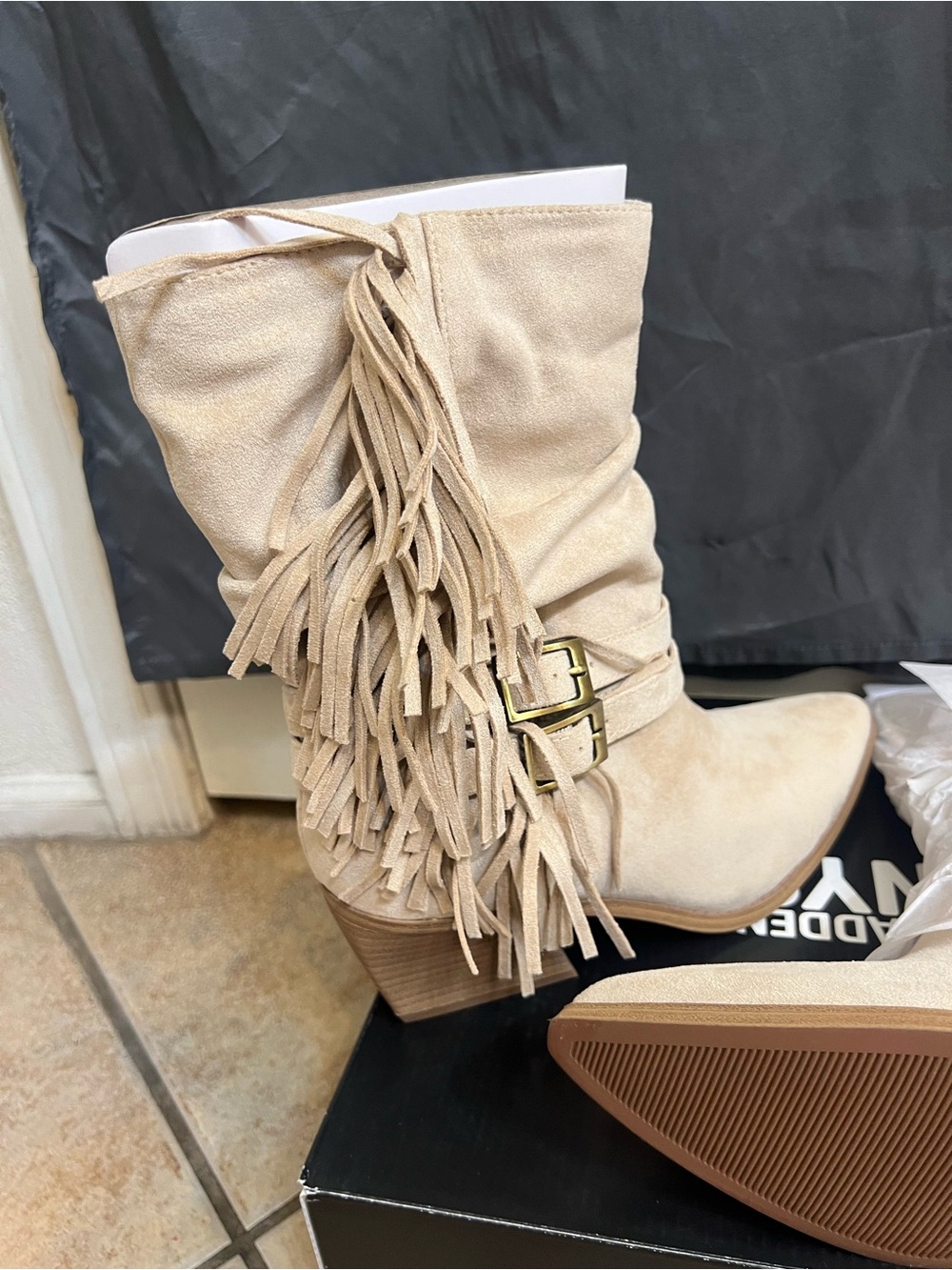 NWB Madden NyC  women’s Fringe Suede Mid-Calf chunky heels Bootie in Beige SZ 7